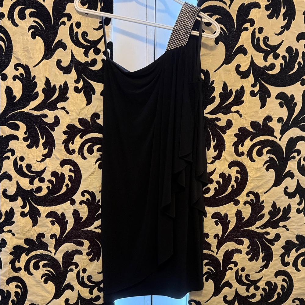 Elegant Black One-Shoulder Dress